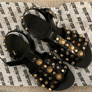 Just juice sandals never worn with the box love them so much just the wrong size